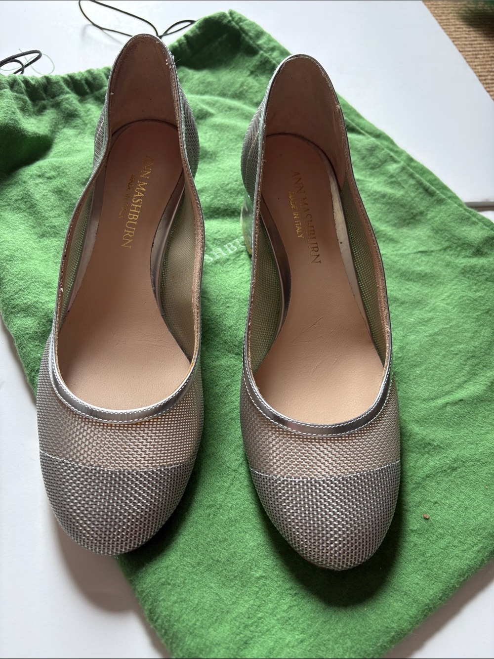 Gorgeous Ann Mashburn Acrylic heel pumps - Picture 5 of 14